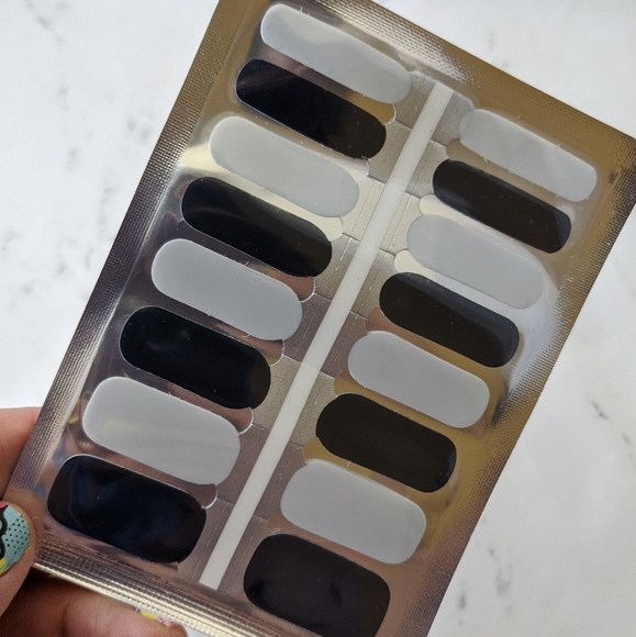 5 for $15 Nail Wraps - Black & Gray - Picture 2 of 6